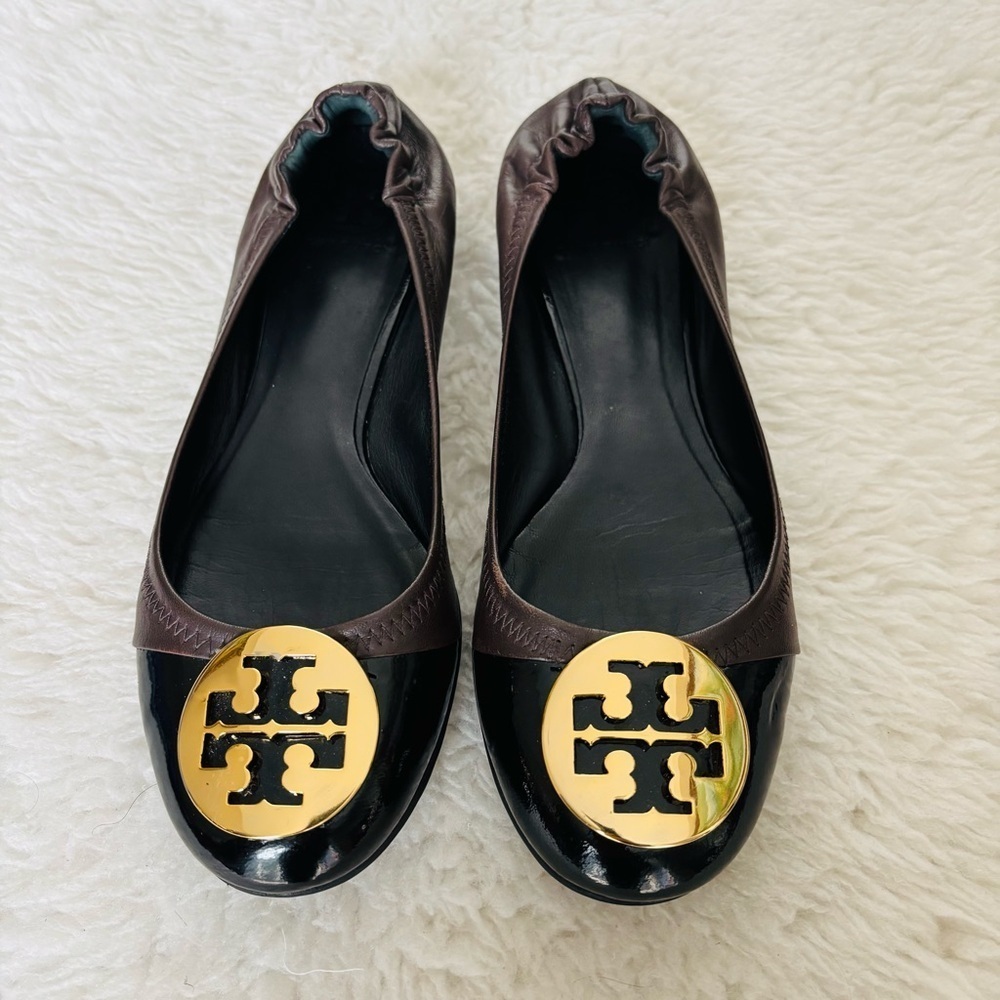 Tory Burch Reva 2 tone Black Patent Brown Leather Logo Flat Shoes size 7.5 M